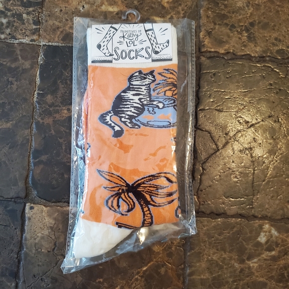 Accessories - Primitives by Kathy Cat in fishbowl orange novelty socks OSFM NWT